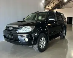 TOYOTA HILUX SW4 3.0 SRV 4X4 16V TURBO INTERCOOLER DIESEL 4P AUTOMÁTICO TOYOTA HILUX SW4 3.0 SRV 4X4 16V TURBO INTERCOOLER DIESEL 4P AUTOMÁTICO