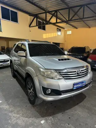 TOYOTA-HILUX SW4-2012