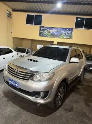 TOYOTA-HILUX SW4-3.0 SRV 4X4 7 LUGARES 16V TURBO INTERCOOLER DIESEL 4P AUTOMÁTICO TOYOTA-HILUX SW4-2012
