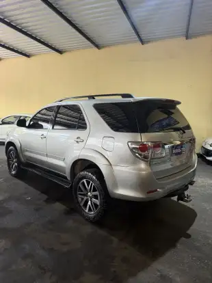 TOYOTA-HILUX SW4-3.0 SRV 4X4 7 LUGARES 16V TURBO INTERCOOLER DIESEL 4P AUTOMÁTICO TOYOTA-HILUX SW4-2012