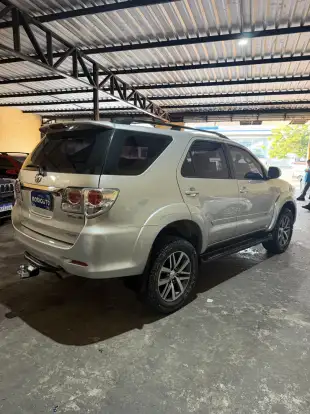 TOYOTA-HILUX SW4-3.0 SRV 4X4 7 LUGARES 16V TURBO INTERCOOLER DIESEL 4P AUTOMÁTICO TOYOTA-HILUX SW4-2012