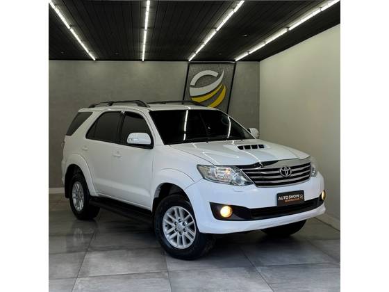 TOYOTA HILUX SW4 3.0 SRV 4X4 7 LUGARES 16V TURBO INTERCOOLER DIESEL 4P AUTOMÁTICO