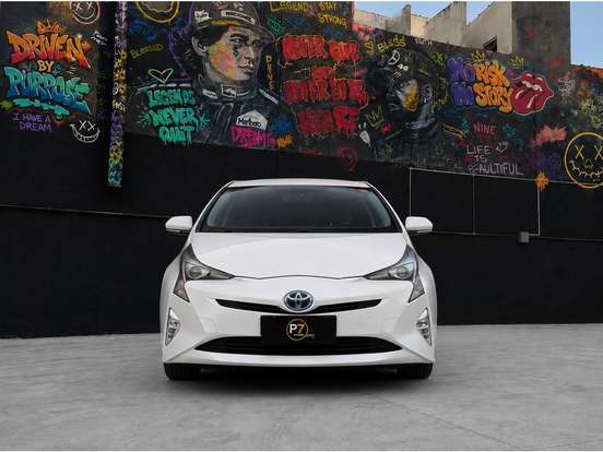TOYOTA-PRIUS-2016