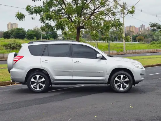 TOYOTA-RAV4-2.4 4X2 16V GASOLINA 4P AUTOMÁTICO TOYOTA-RAV4-2011