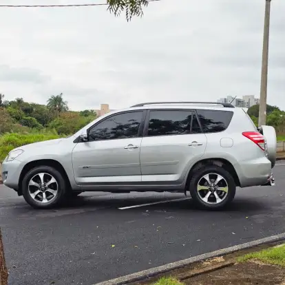 TOYOTA-RAV4-2011