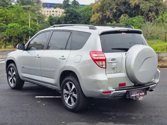 TOYOTA-RAV4-2.4 4X2 16V GASOLINA 4P AUTOMÁTICO TOYOTA-RAV4-2011