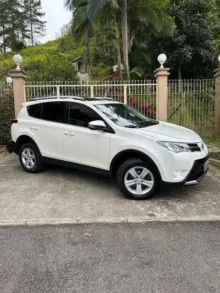 TOYOTA-RAV4-2013