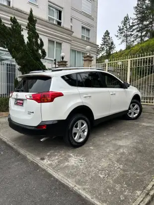 TOYOTA-RAV4-2013