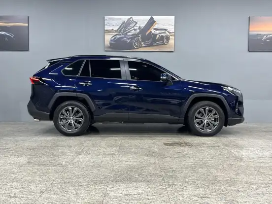TOYOTA-RAV4-2025