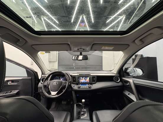 TOYOTA-RAV4-2018