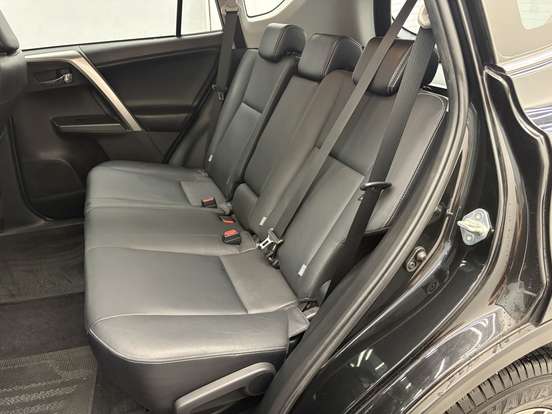 TOYOTA-RAV4-2018
