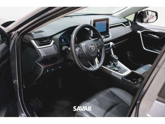 TOYOTA-RAV4-2024