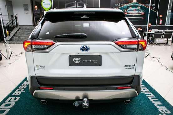 TOYOTA-RAV4-2024