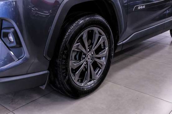 TOYOTA-RAV4-2023