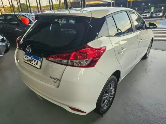 TOYOTA-YARIS-2018