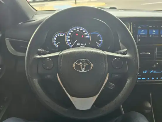 TOYOTA-YARIS-2018