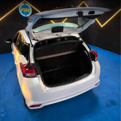 TOYOTA-YARIS-2020