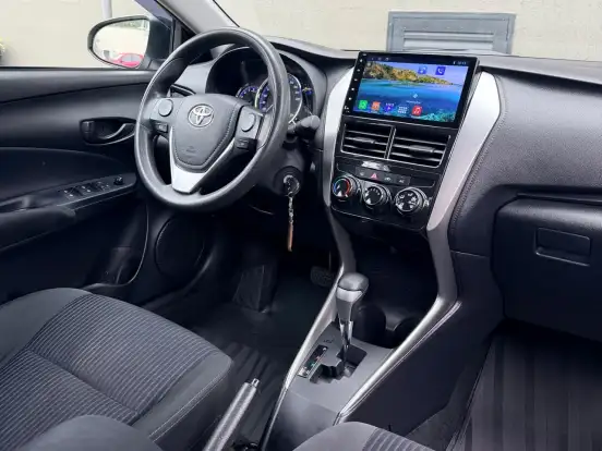 TOYOTA-YARIS-2019
