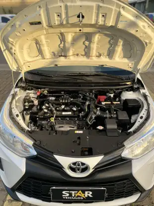 TOYOTA-YARIS-2024