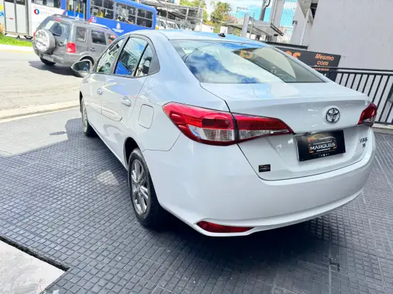 TOYOTA-YARIS-1.5 16V FLEX SEDAN XL PLUS CONNECT MULTIDRIVE TOYOTA-YARIS-2021