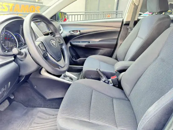 TOYOTA-YARIS-2021