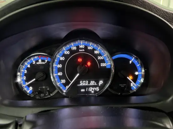 TOYOTA-YARIS-2019