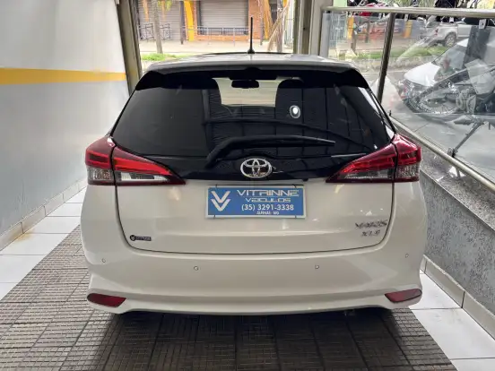 TOYOTA-YARIS-2019
