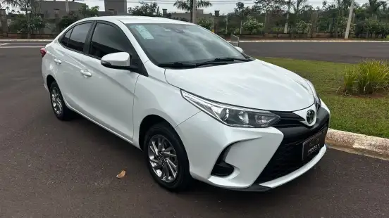 TOYOTA-YARIS-2022