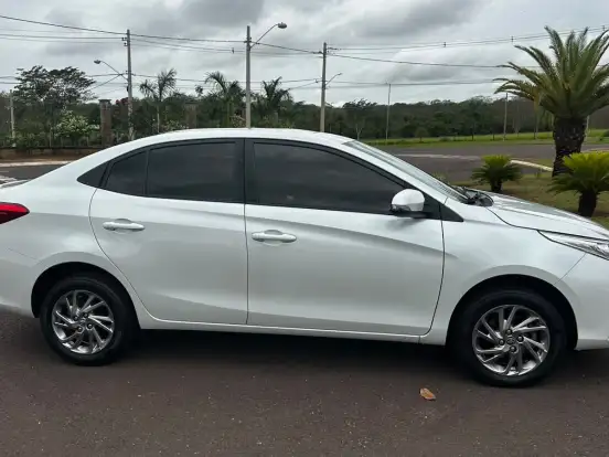 TOYOTA-YARIS-1.5 16V FLEX SEDAN XS CONNECT MULTIDRIVE TOYOTA-YARIS-2022