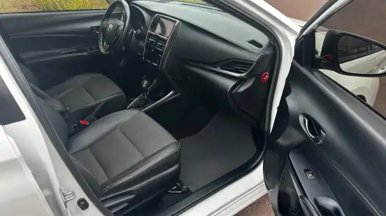 TOYOTA-YARIS-2022