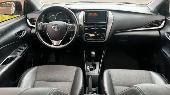 TOYOTA-YARIS-2022