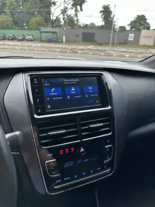 TOYOTA-YARIS-2022