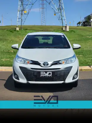 TOYOTA-YARIS-2021