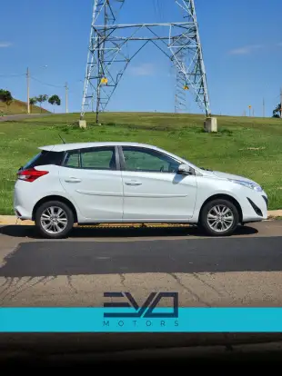 TOYOTA-YARIS-2021