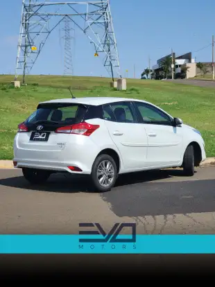 TOYOTA-YARIS-2021