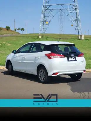 TOYOTA-YARIS-2021