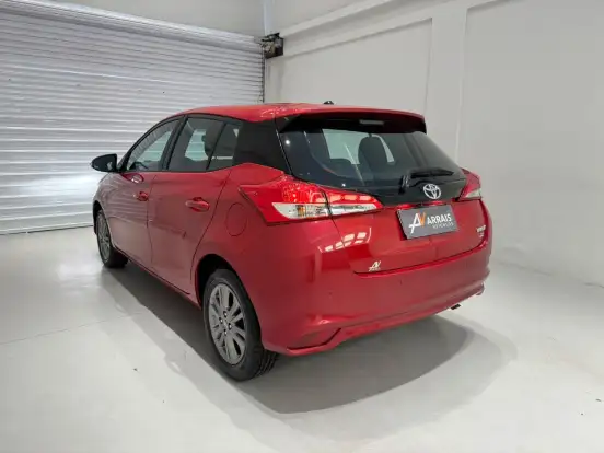 TOYOTA-YARIS-2021