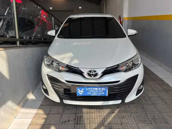 TOYOTA-YARIS-2022