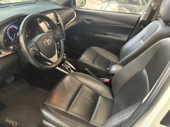 TOYOTA-YARIS-2022