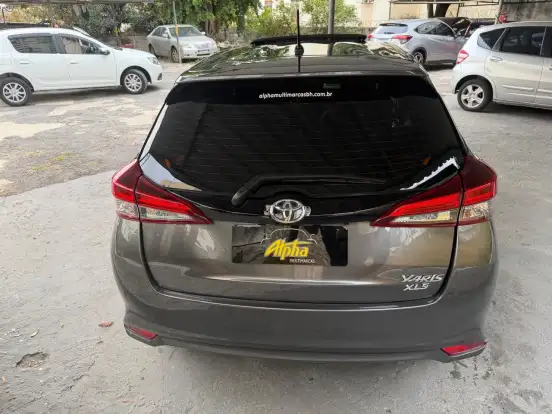 TOYOTA-YARIS-2021