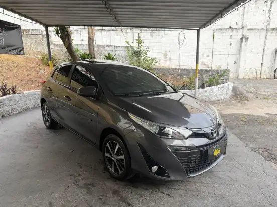 TOYOTA-YARIS-2021
