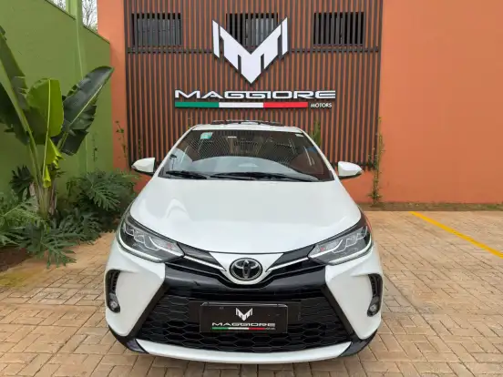 TOYOTA-YARIS-2023