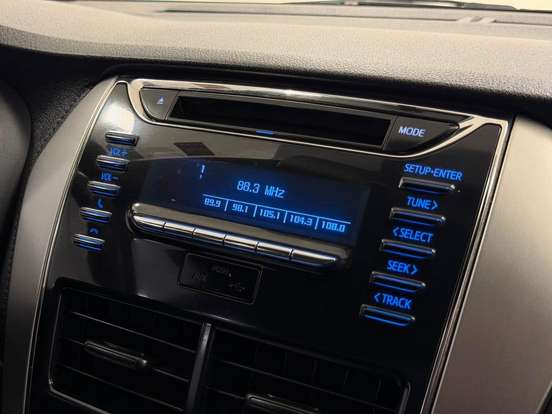 TOYOTA-YARIS-2020
