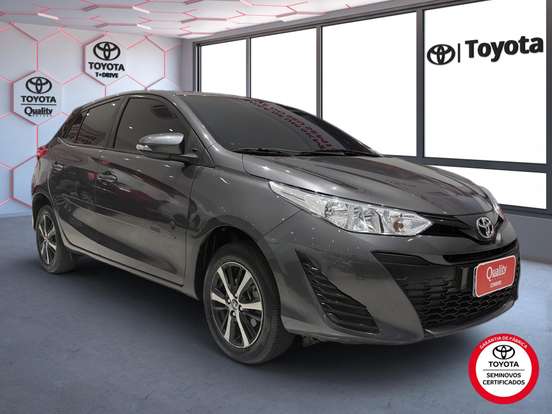 TOYOTA-YARIS-2021