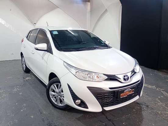 TOYOTA-YARIS-2018