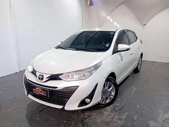 TOYOTA-YARIS-2018