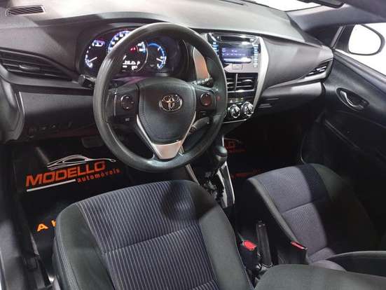 TOYOTA-YARIS-2018