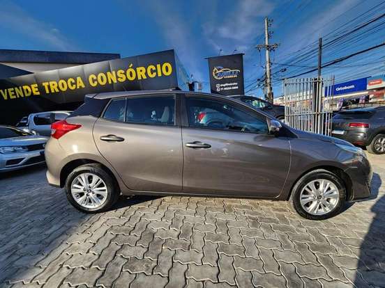 TOYOTA-YARIS-2018