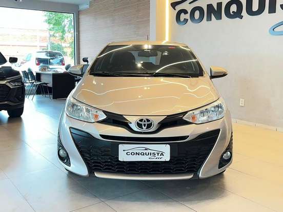 TOYOTA-YARIS-2019