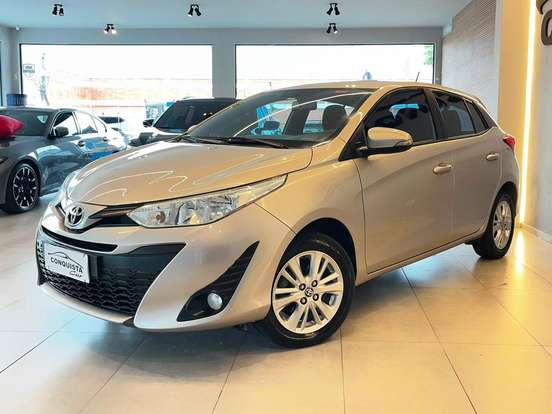 TOYOTA-YARIS-2019